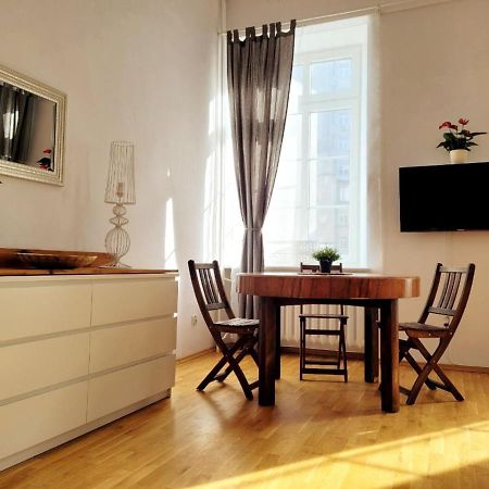 Przytulne Apartamenty W Centrum Warszawy Lok 2 Varsó Kültér fotó