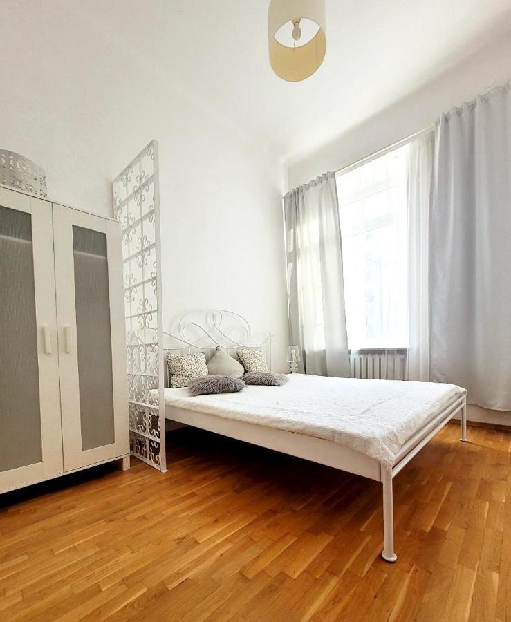 Przytulne Apartamenty W Centrum Warszawy Lok 2 Varsó Kültér fotó